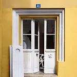 Alfama Yellow House Lisboa