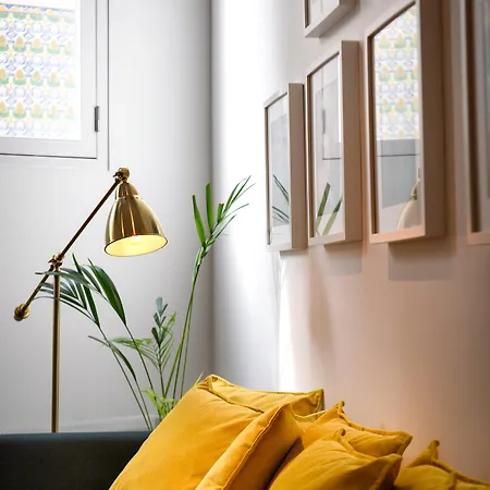 Alfama Yellow House Apartment *