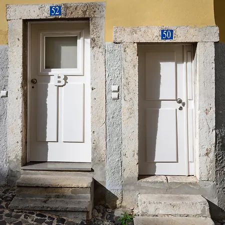 Alfama Yellow House Apartment *