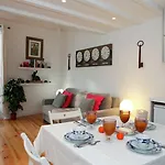 아파트 Alfama Yellow House *