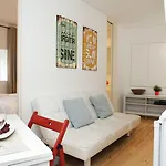 Alfama Yellow House 아파트