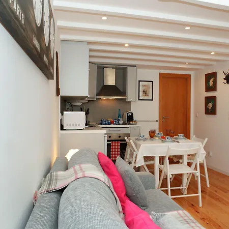 Apartamento Alfama Yellow House *