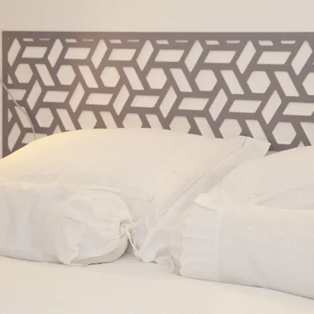 Alfama Yellow House アパート