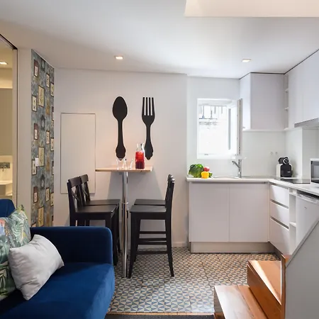 Alfama Yellow House Apartman *