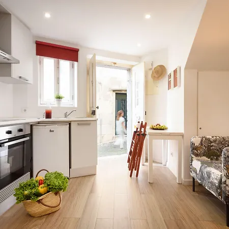 Alfama Yellow House