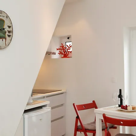 Alfama Yellow House Lisboa