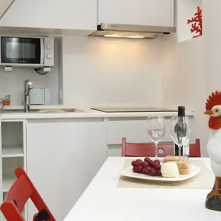 Alfama Yellow House *