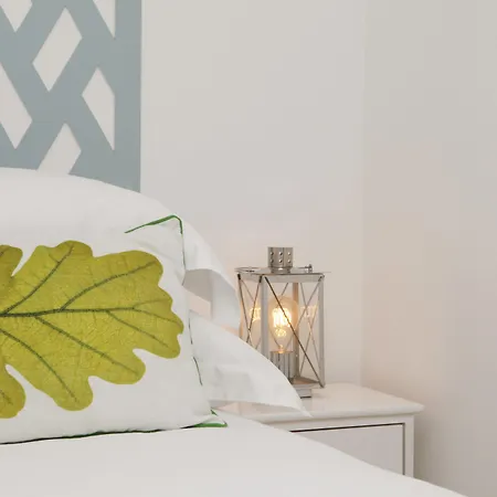 Alfama Yellow House *