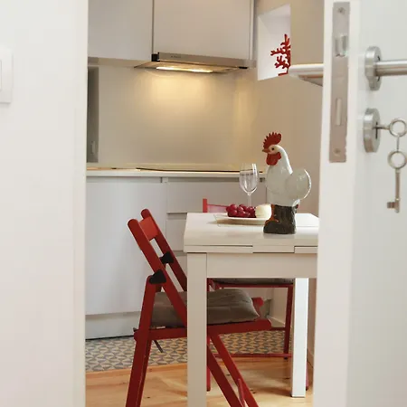 Alfama Yellow House Apartment Lisbon