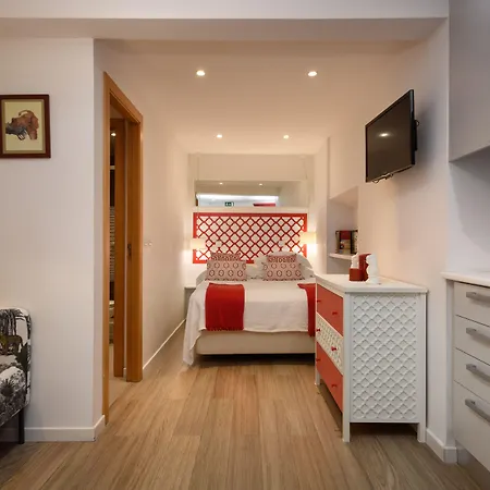 Alfama Yellow House *